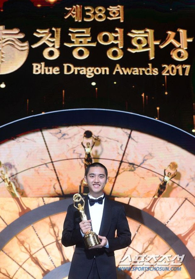 Best New Actor di Blue Dragon Film Awards 2017 /Foto: sportchosun.com .