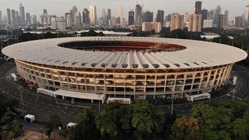 Koin Misterius Bertebaran di GBK, Tiang Lampu dan Taman Jadi Korban