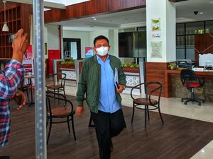 Dirut PDAM Giri Menang Diperiksa Kejati NTB soal Dugaan Pungutan Air Minum Dirut PDAM Giri Menang Diperiksa Kejati NTB soal Dugaan Pungutan Air Minum