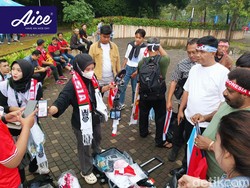 GBK Ramai Jelang Indonesia Vs Argentina, Pedagang Ikut Ketiban Rezeki