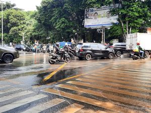 Mumpung Belum Hujan, SDA Siap-siap Bangun Tanggul Hek Kramat Jati Mumpung Belum Hujan, SDA Siap-siap Bangun Tanggul Hek Kramat Jati