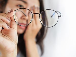 Mata Minus Bisa Sembuh Nggak Sih? Dokter Bilang Gini Mata Minus Bisa Sembuh Nggak Sih? Dokter Bilang Gini