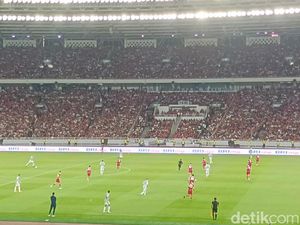 Jokowi dan Iriana Nonton Indonesia Vs Argentina di Stadion GBK Jokowi dan Iriana Nonton Indonesia Vs Argentina di Stadion GBK