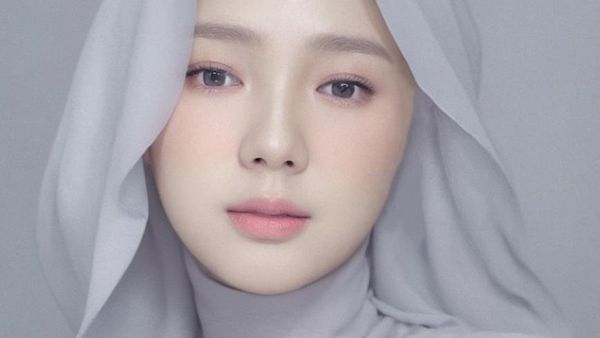 Ketika 8 Influencer Berhijab Ikut Tren AI Wajah Korea, Siapa Paling Cantik?