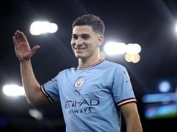 Ini Julian Alvarez, Striker Muda Argentina yang Doyan Makan Kue