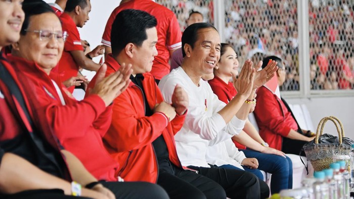 Jokowi Semringah Banget Nonton Laga Indonesia Vs Argentina Jokowi Semringah Banget Nonton Laga Indonesia Vs Argentina