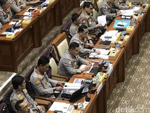 Kabaharkam Polri Gencarkan Program Polisi RW: Bhabin Saja Tak Cukup