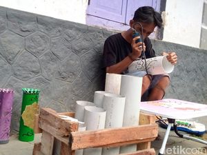 Kisah Yuda, Gantungkan Hidup Lewat Kerajinan dari Pipa Bekas