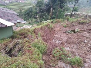 Banjir dan Longsor Melanda Sejumlah Desa di Cianjur