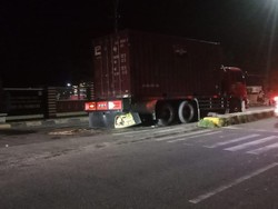 Pemotor di Luwu Tewas gegara Tabrak Truk Parkir di Badan Jalan