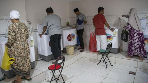 Melihat Fasilitas Ruang Mencuci untuk Jamaah Haji di Makkah