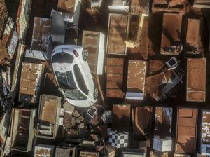 Mobil-mobil Nyungsep di Pemakaman Brasil Gegara Terseret Badai Mobil-mobil Nyungsep di Pemakaman Brasil Gegara Terseret Badai