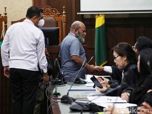 Lukas Enembe Jalani Sidang Putusan Sela Kasus Suap-Gratifikasi Hari Ini Lukas Enembe Jalani Sidang Putusan Sela Kasus Suap-Gratifikasi Hari Ini