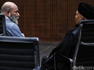Lukas Enembe Sering Kencing Sembarangan, Dokter Nyatakan Kondisinya Sehat Lukas Enembe Sering Kencing Sembarangan, Dokter Nyatakan Kondisinya Sehat