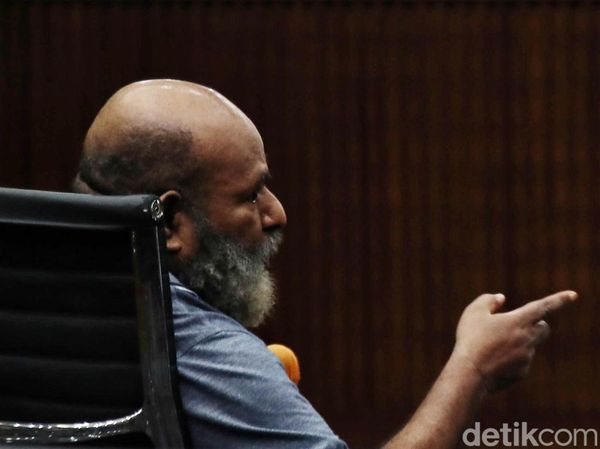 Momen Lukas Enembe Langsung Melawan Dakwaan Jaksa