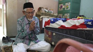 Potret Pak Ogah di Tangerang Berangkat Haji Usai Nabung 30 Tahun