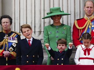 Foto: Pangeran Louis Beraksi Lagi, Berekspresi Gemas di Ultah Raja Charles