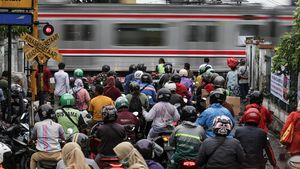 Perlintasan KA Pasar Minggu Mau Ditutup, Begini Kepadatannya