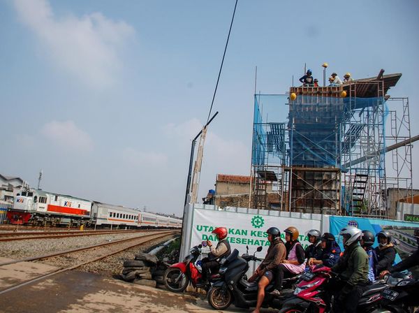 Flyover Ciroyom Dibangun, Warga Bandung Nggak Perlu Lagi Nyeberang Rel