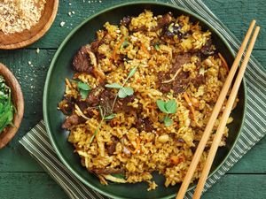 Resep Nasi Goreng Daging Iris yang Gurihnya Spesial Buat Sarapan Resep Nasi Goreng Daging Iris yang Gurihnya Spesial Buat Sarapan