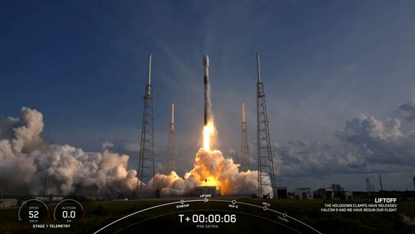 Detik-detik Satelit Satria-1 Lepas Landas dari Bumi Menuju Orbit