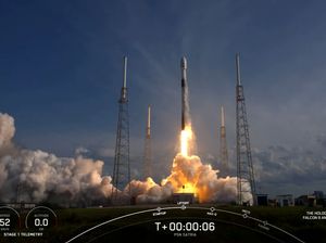 Detik-detik Satelit Satria-1 Lepas Landas dari Bumi Menuju Orbit Detik-detik Satelit Satria-1 Lepas Landas dari Bumi Menuju Orbit