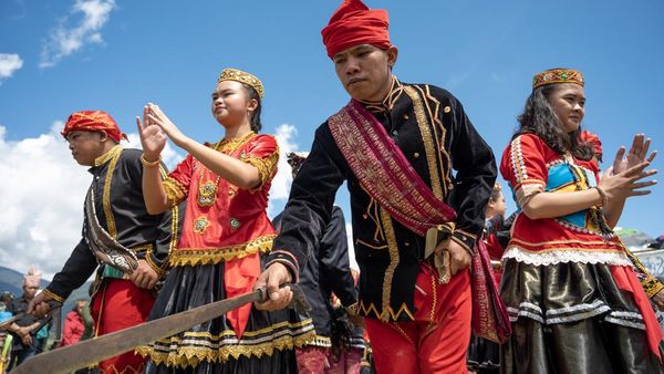 Semarak Festival Tampo Lore di Poso