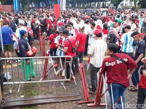 Polisi Imbau Warga Waspada Calo Tiket Indonesia Vs Argentina di GBK Polisi Imbau Warga Waspada Calo Tiket Indonesia Vs Argentina di GBK