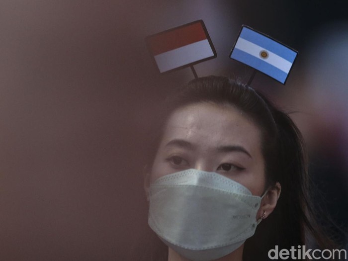 Suporter 'Terbelah' Dukung Timnas & Argentina