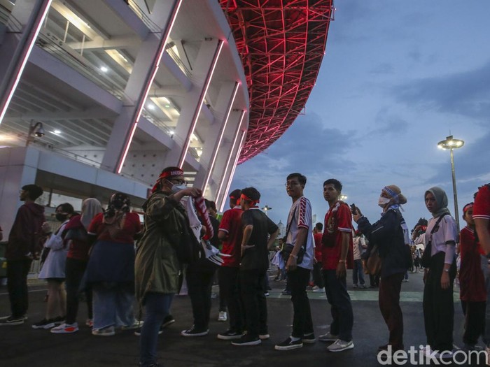Suporter 'Terbelah' Dukung Timnas & Argentina