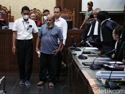 Cerita soal Lukas Enembe Tak Berbusana di Rutan KPK Ditepis Komnas HAM