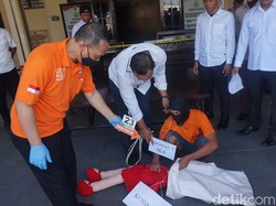 Rekonstruksi Ungkap Kekejian Adi Perkosa Jasad Siswi SMP Mojokerto