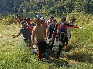 Jasad Turis yang Tenggelam di Danau Ditemukan di Kedalaman 10 Meter Jasad Turis yang Tenggelam di Danau Ditemukan di Kedalaman 10 Meter