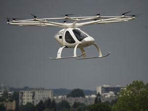 Aksi Taksi Terbang Volocopter 2X di Langit Prancis Aksi Taksi Terbang Volocopter 2X di Langit Prancis
