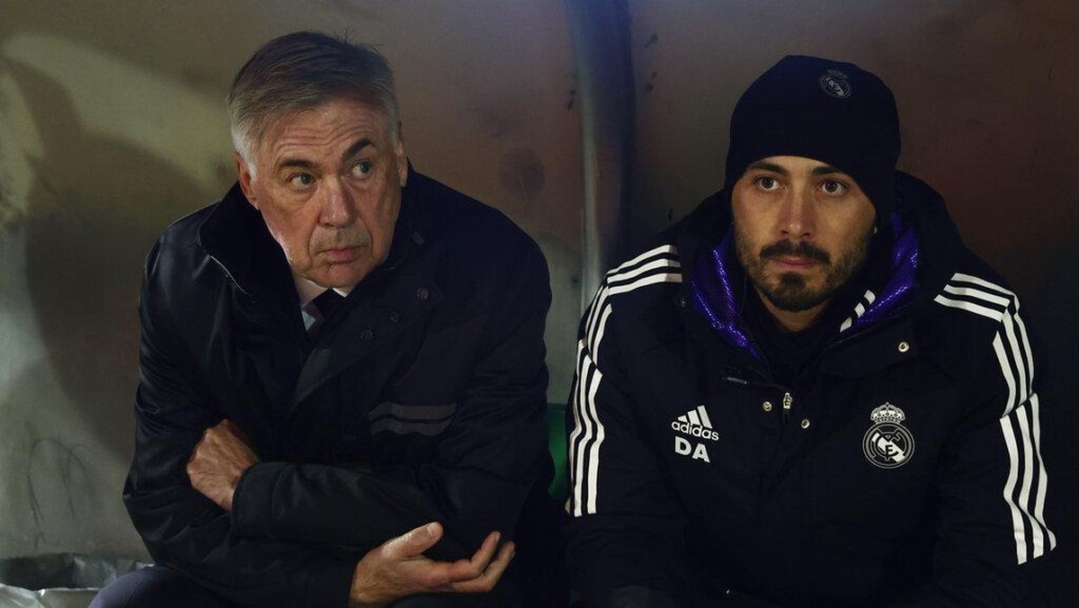 Carlo Ancelotti bakal latih Timnas Brasil, tapi lebih dulu mengajarkan Davide Ancelotti sebagai manajer (AP/Pablo Garcia)