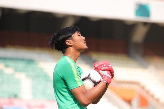 Ada banyak penggawa Timnas Indonesia yang menjadi buah bibir setelah laga melawan Argentina. Selain kapten Asnawi juga ada kiper Ernando Ari.