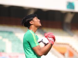 Kiper Starter Timnas Indonesia: Ernando, Nadeo, atau Riyandi?