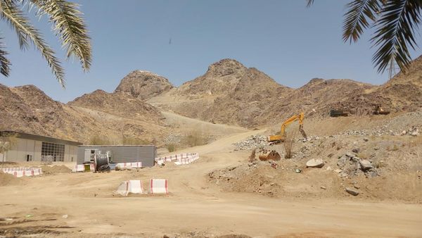 Penampakan Jalan Besar Menuju Gua Hira