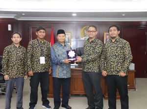 HNW Ajak Komunitas One Day One Juz Bumikan Al-Quran ke Milenial-Gen Z HNW Ajak Komunitas One Day One Juz Bumikan Al-Quran ke Milenial-Gen Z