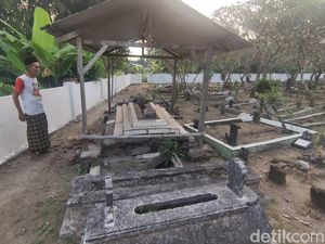 Makam Misterius Wirobiting Sidoarjo Membujur ke Barat-Timur Ada Sejak 1943 Makam Misterius Wirobiting Sidoarjo Membujur ke Barat-Timur Ada Sejak 1943