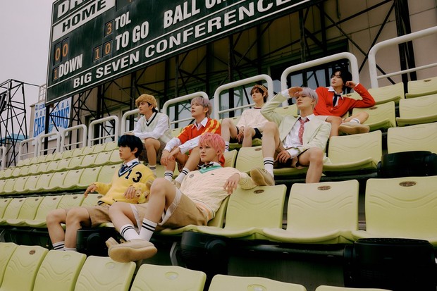 MV yang berlatar belakang lapangan baseball /Foto: https://twitter.com/NCTsmtown_DREAM .