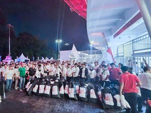 Pegadaian Ikut Bersih-bersih GBK Usai Laga Indonesia Vs Argentina