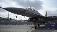 Penampakan Jet Tempur hingga Drone Canggih di Paris Air Show
