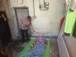 Geger Penemuan Mayat Lansia Mengapung di Sungai Jangkuk Mataram