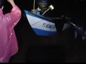 Puluhan Perahu di Cianjur Hancur Diterjang Ombak dan Banjir Bandang