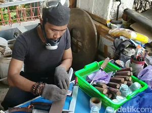 Perajin Pisau Tegal Banjir Pesanan Jelang Idul Adha