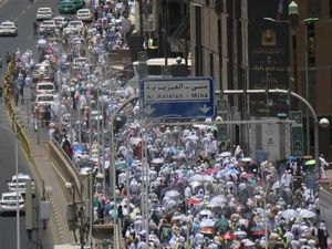 Bacaan Talbiyah dan Sholawat dalam Perjalanan dari Arafah dan selama di Muzdalifah Bacaan Talbiyah dan Sholawat dalam Perjalanan dari Arafah dan selama di Muzdalifah