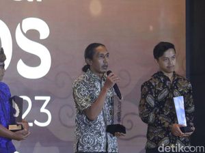 Sang Pahlawan Kaum Marjinal Raih Anugerah di detikJabar Awards Sang Pahlawan Kaum Marjinal Raih Anugerah di detikJabar Awards
