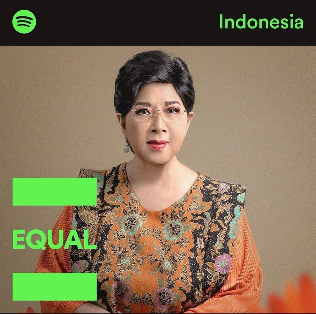 Titiek Puspa di Times Square New York