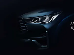 Toyota Innova Zenix Siap Mengaspal di Malaysia Toyota Innova Zenix Siap Mengaspal di Malaysia